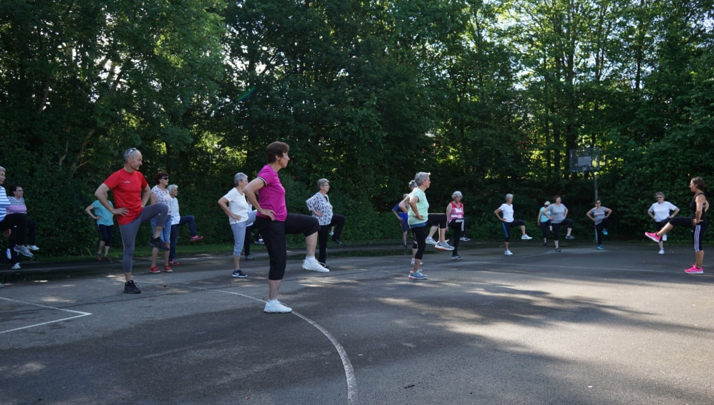 <strong>Gymnastik im Grünen</strong>